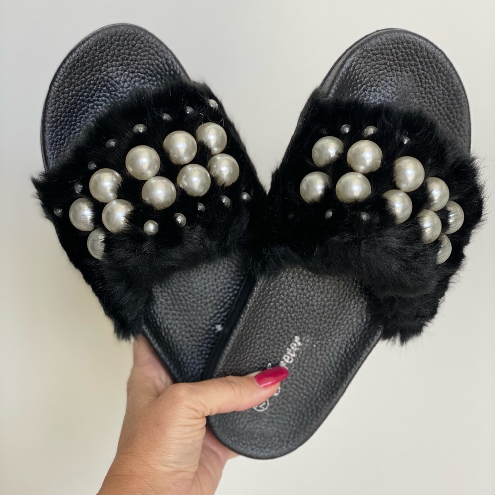 Black Slides Faux Fur and Pearl sandals NWT size 10 - Picture 1 of 9